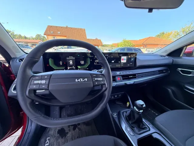 Kia K4 2026 photo 4