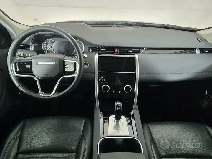 Land Rover Discovery Sport 2023 photo 4