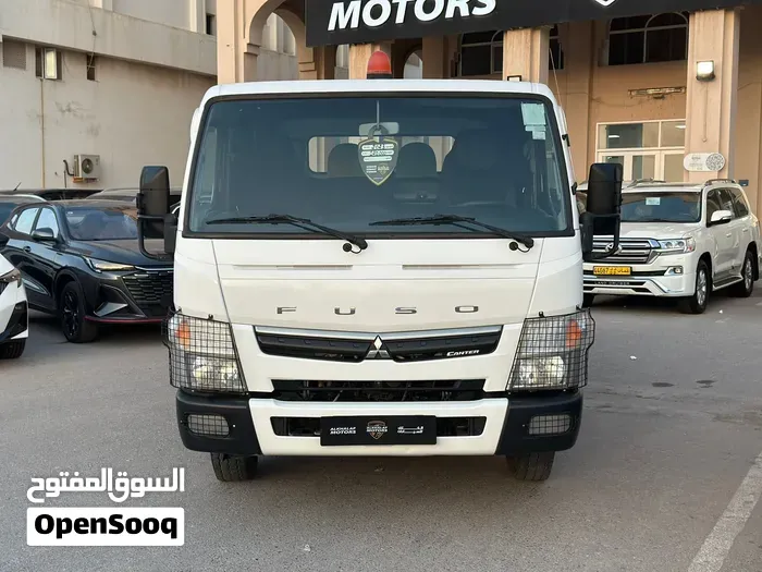 Mitsubishi Canter 2023 photo 2