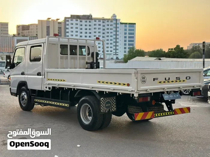 Mitsubishi Canter 2023 photo 3