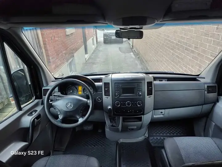 Mercedes-Benz Sprinter Van 2011 photo 3