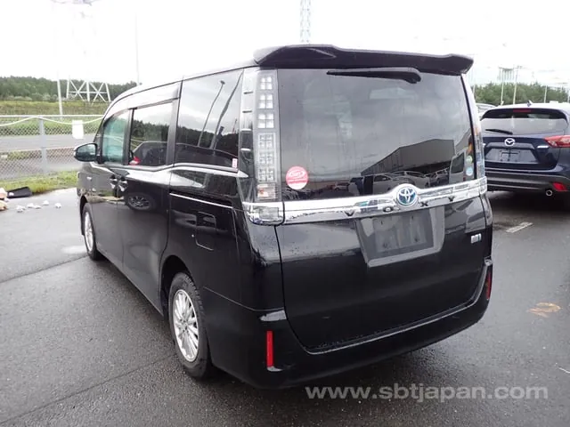 Toyota Voxy Hybrid V 2015 photo 3