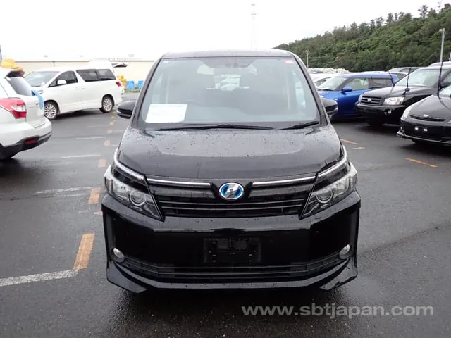 Toyota Voxy Hybrid V 2015 photo 5