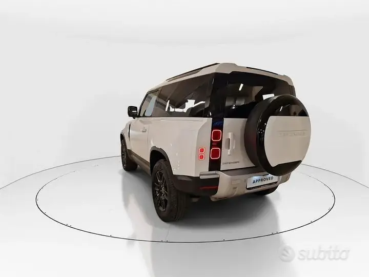 Land Rover Defender 2023 photo 5