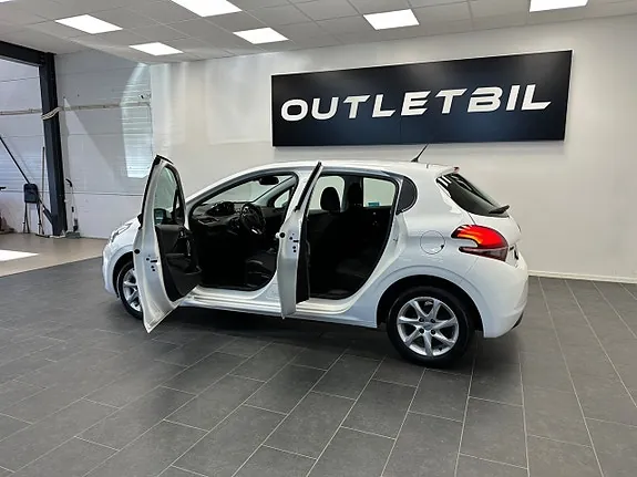 Peugeot 208 2016 photo 3