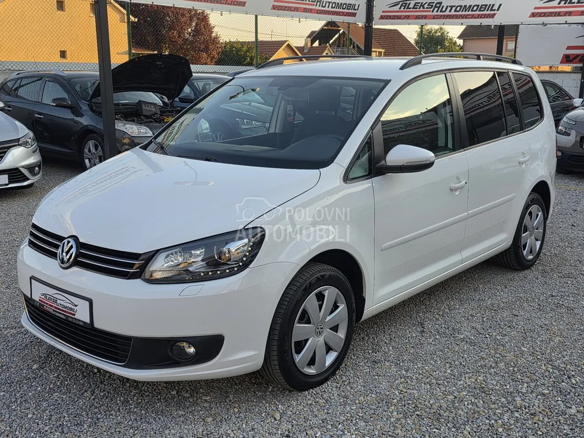 Volkswagen Touran 2012 photo 3