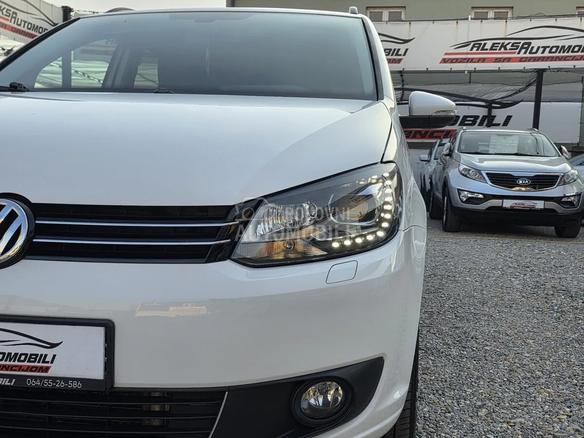 Volkswagen Touran 2012 photo 5