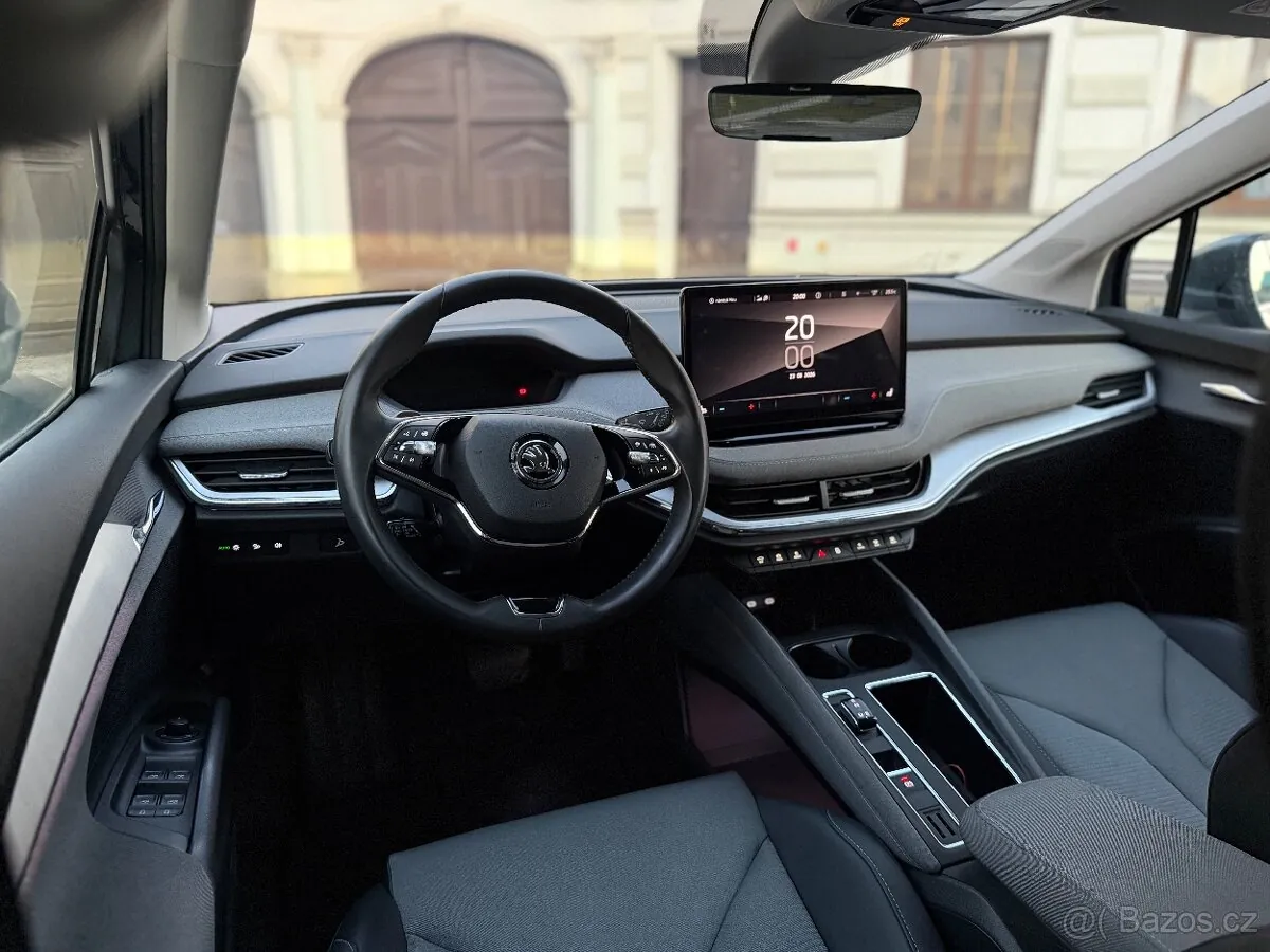 Skoda Enyaq photo 3