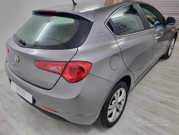 Alfa Romeo Giulietta 2011 photo 3