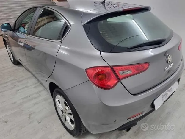 Alfa Romeo Giulietta 2011 photo 4