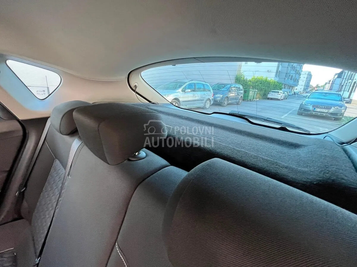Opel Astra J 2014 photo 5