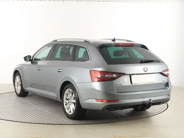 Skoda Superb 2016 photo 3