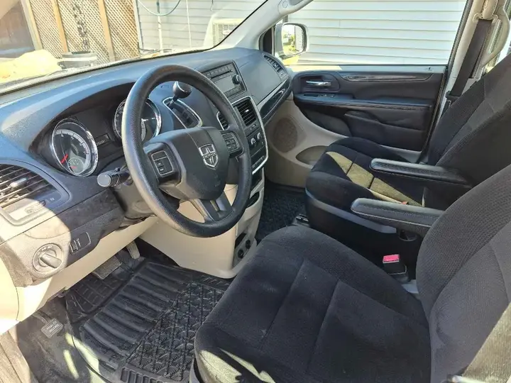 Dodge Grand Caravan 2012 photo 5
