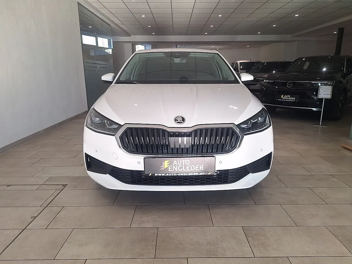 Skoda Fabia 2023 photo 3