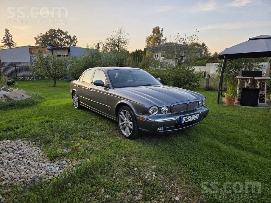 Jaguar Xjr