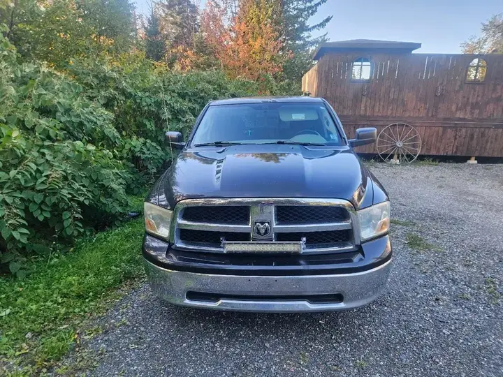 Dodge Ram 1500 2010 photo 2