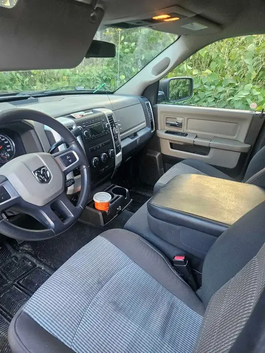 Dodge Ram 1500 2010 photo 4