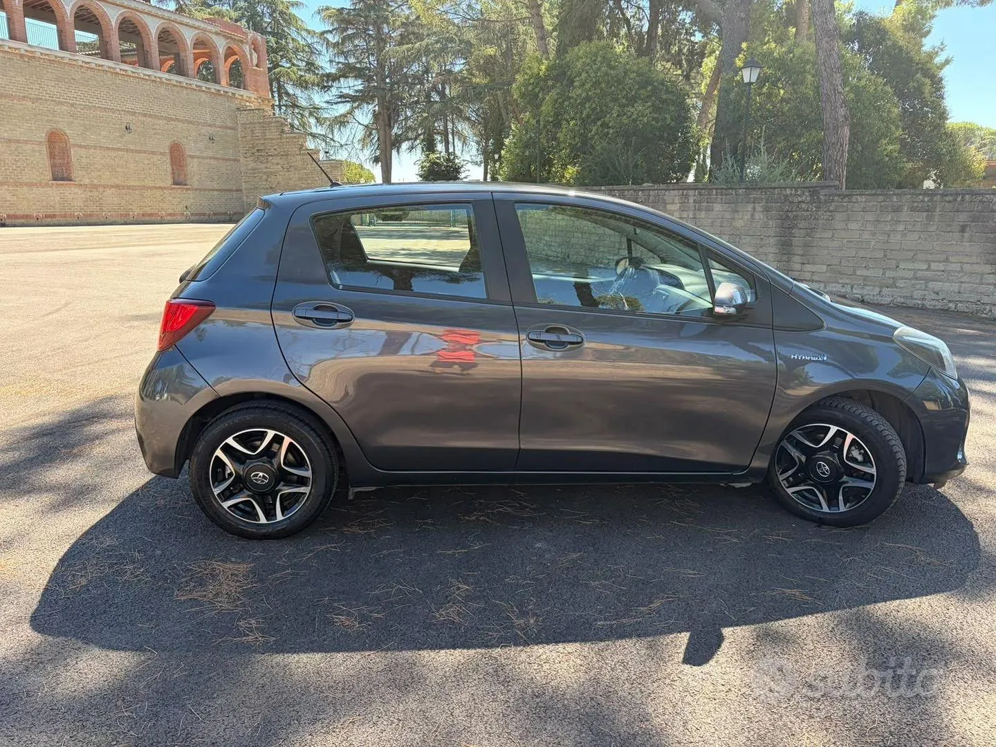 Toyota Yaris 2015 photo 3