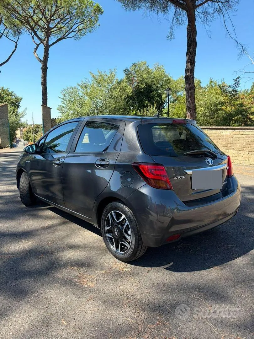 Toyota Yaris 2015 photo 4