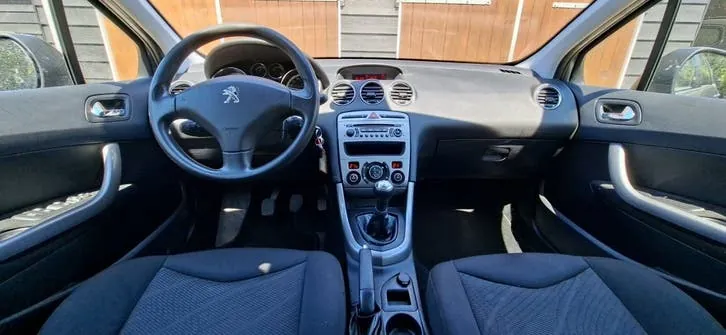 Peugeot 308 2011 photo 3