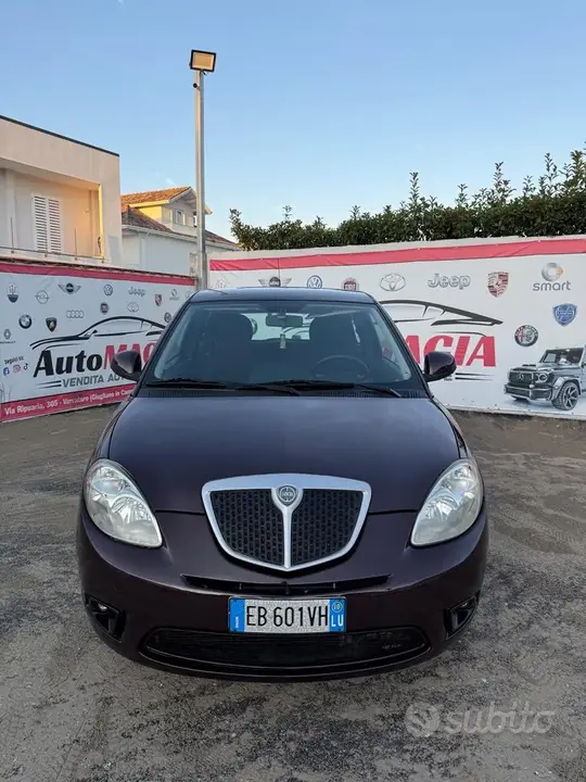 Lancia Ypsilon 2010 photo 2
