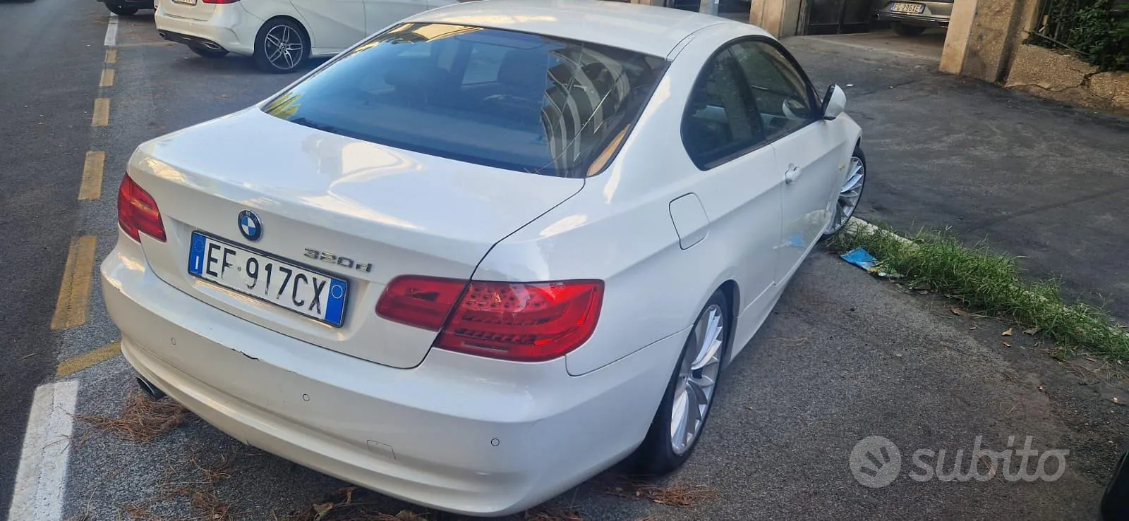 BMW 3 Series 2010 photo 2