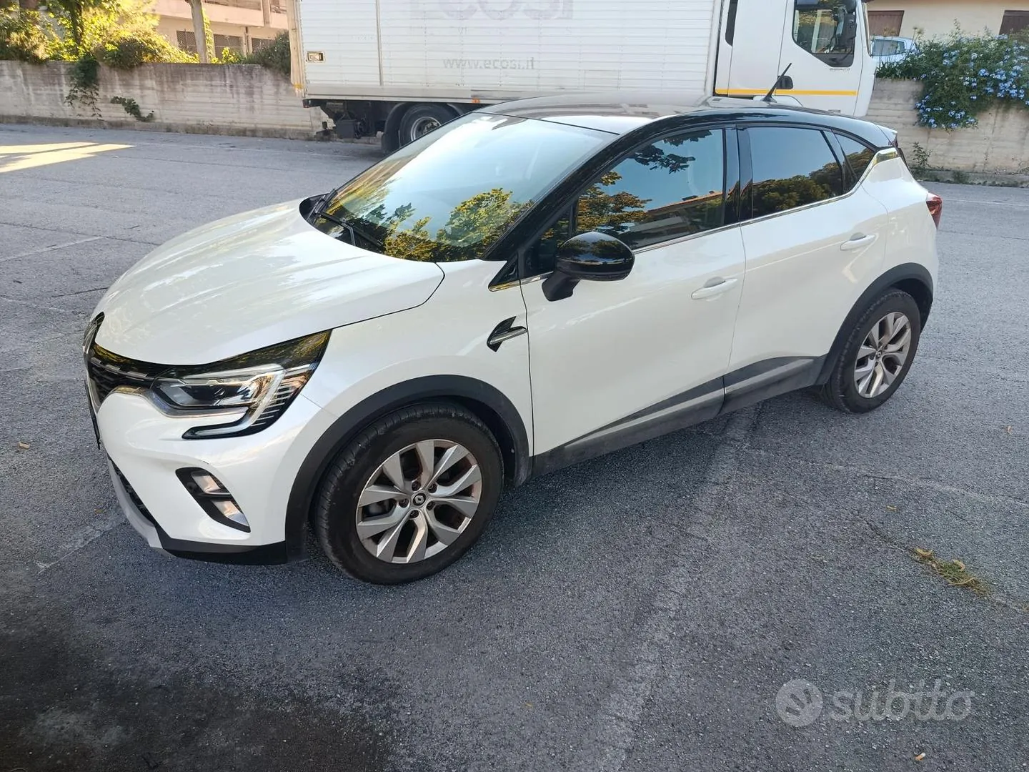 Renault Captur 2022 photo 2