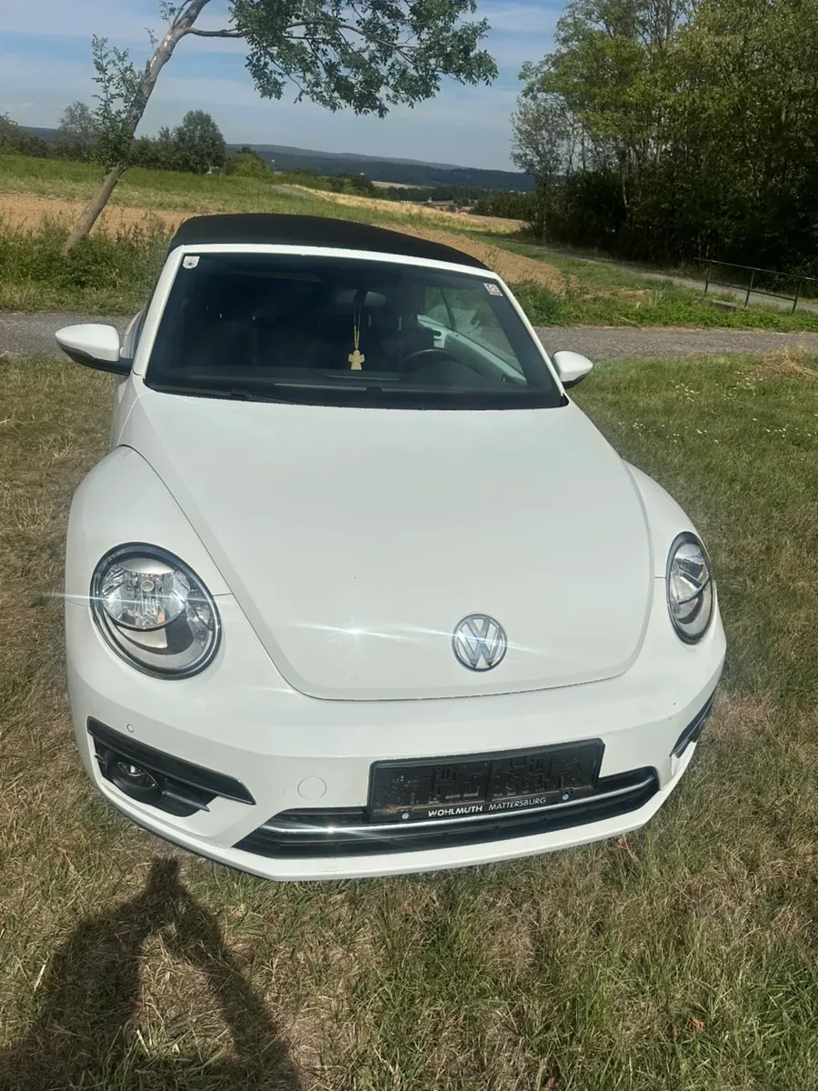 Volkswagen Beetle 2017 photo 2
