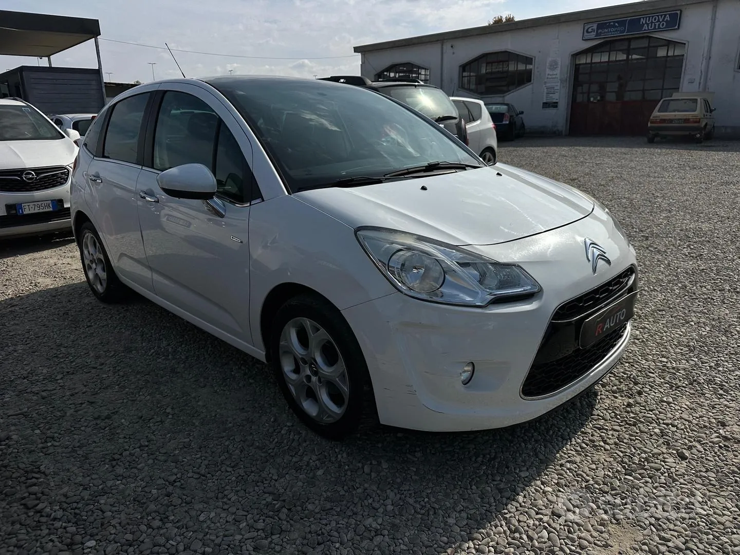 Citroen C3 2011 photo 3