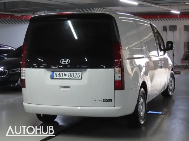 Hyundai Staria 2025 photo 3