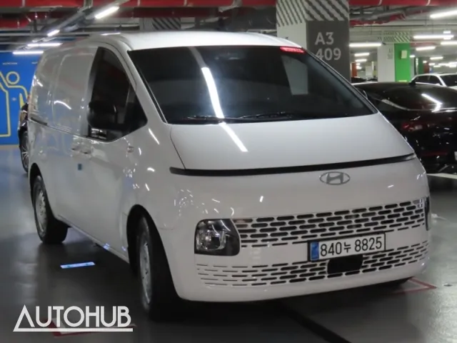Hyundai Staria 2025 photo 2
