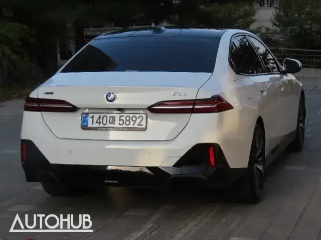 BMW 5 Series 2025 photo 3