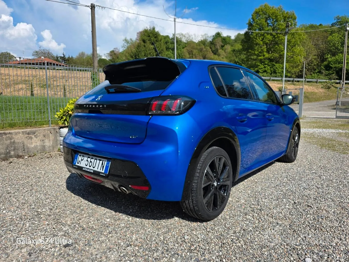 Peugeot 208 2023 photo 4