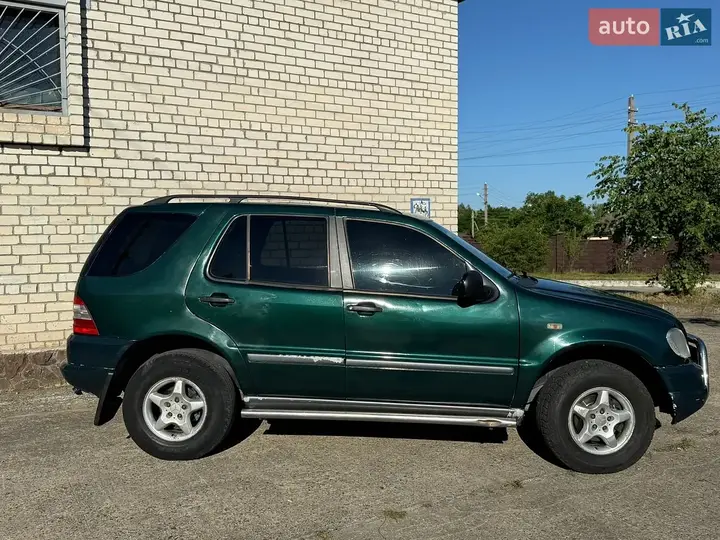 Mercedes-Benz M-Class 1999 photo 3