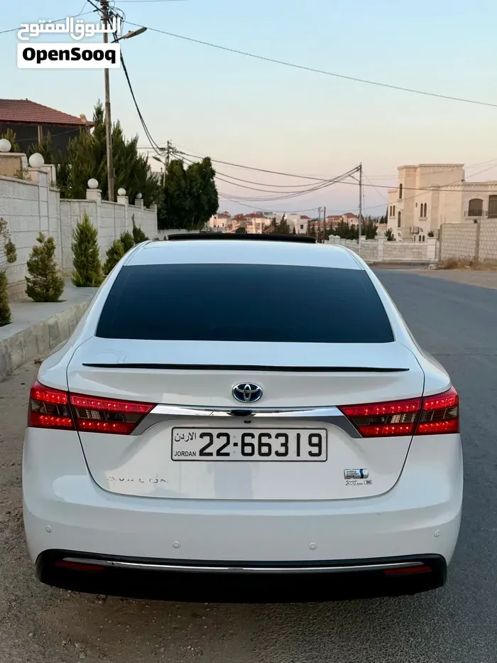 Toyota Avalon 2013 photo 2