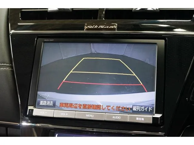 Toyota Prius Alpha 2015 photo 5