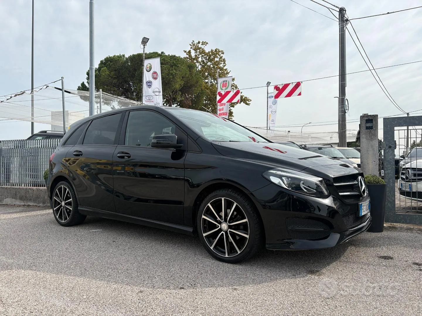 Mercedes-Benz B 180