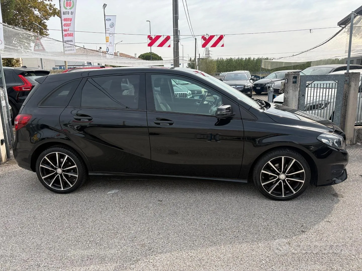 Mercedes-Benz B 180 2016 photo 3