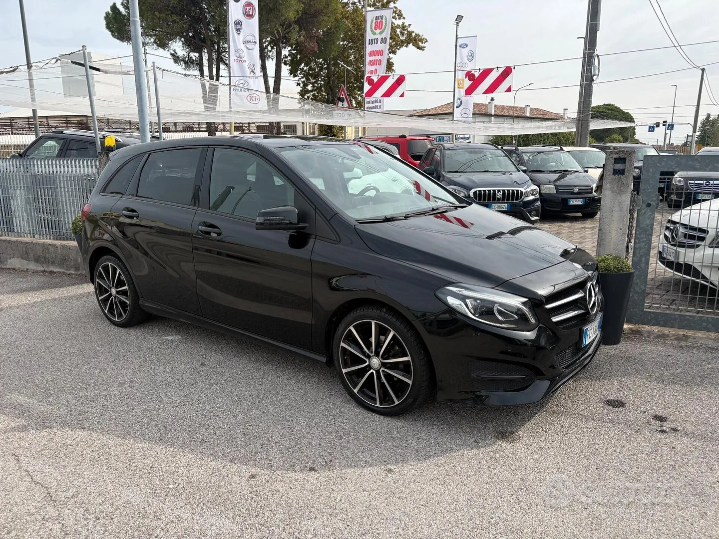 Mercedes-Benz B 180 2016 photo 2