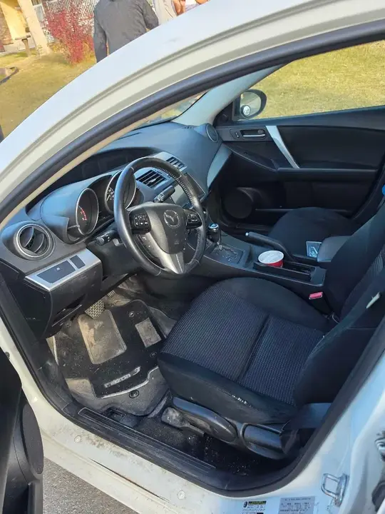 Mazda 3 2013 photo 4