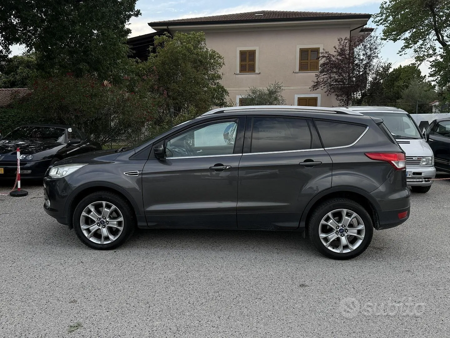 Ford Kuga 2015 photo 2
