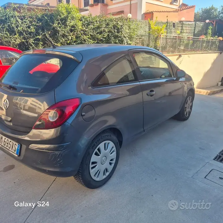 Opel Corsa 2012 photo 2