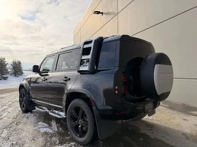 Land Rover Defender 2023 photo 4