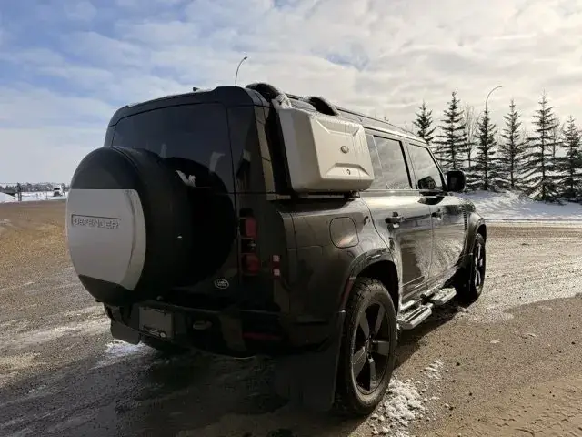 Land Rover Defender 2023 photo 5
