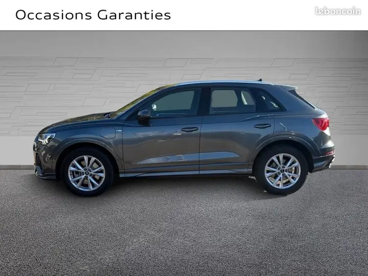 Audi Q3 2022 photo 2