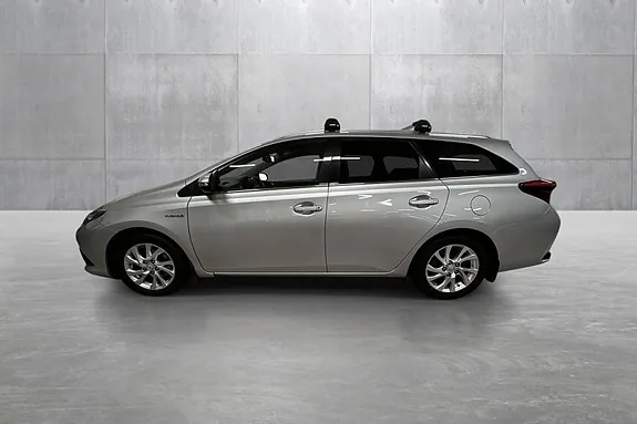 Toyota Auris 2018 photo 2