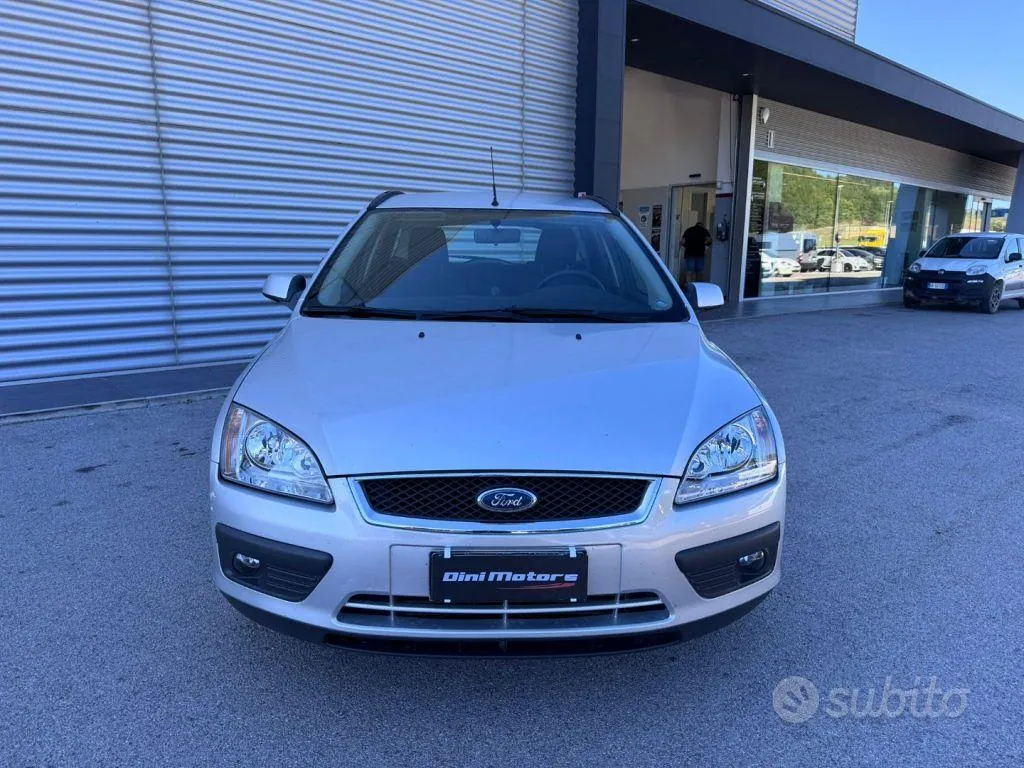 Ford Focus 2005 photo 2