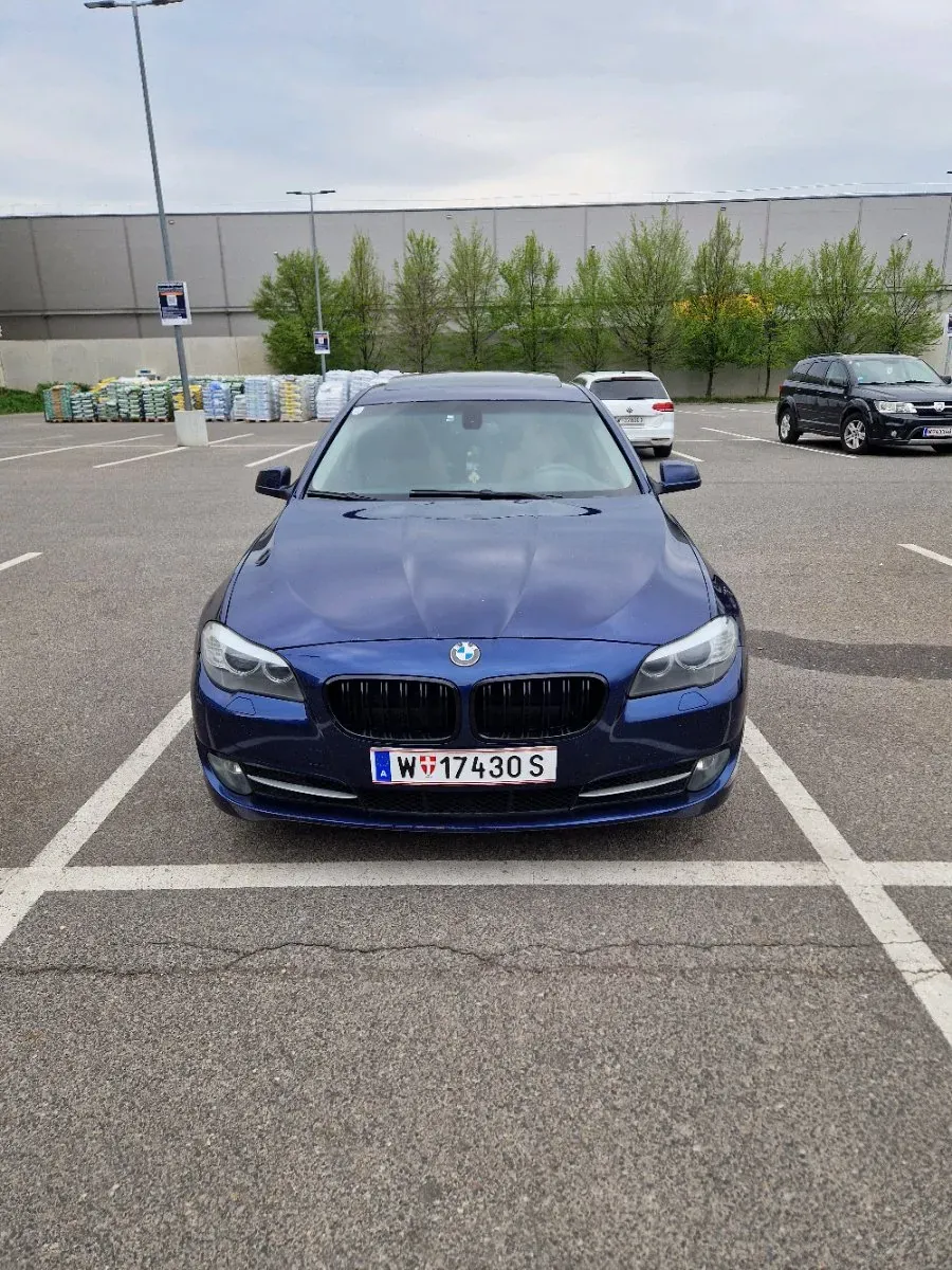 BMW 5 Series 2010 photo 2