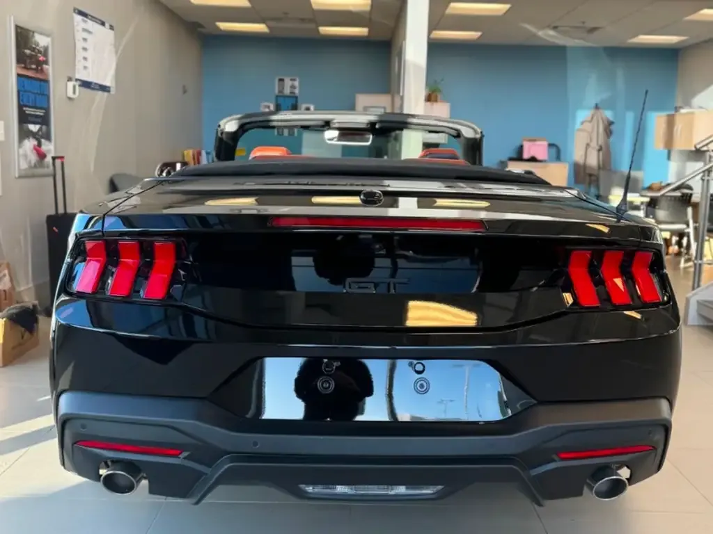 Ford Mustang 2025 photo 3