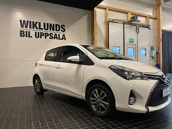 Toyota Yaris 2017 photo 2